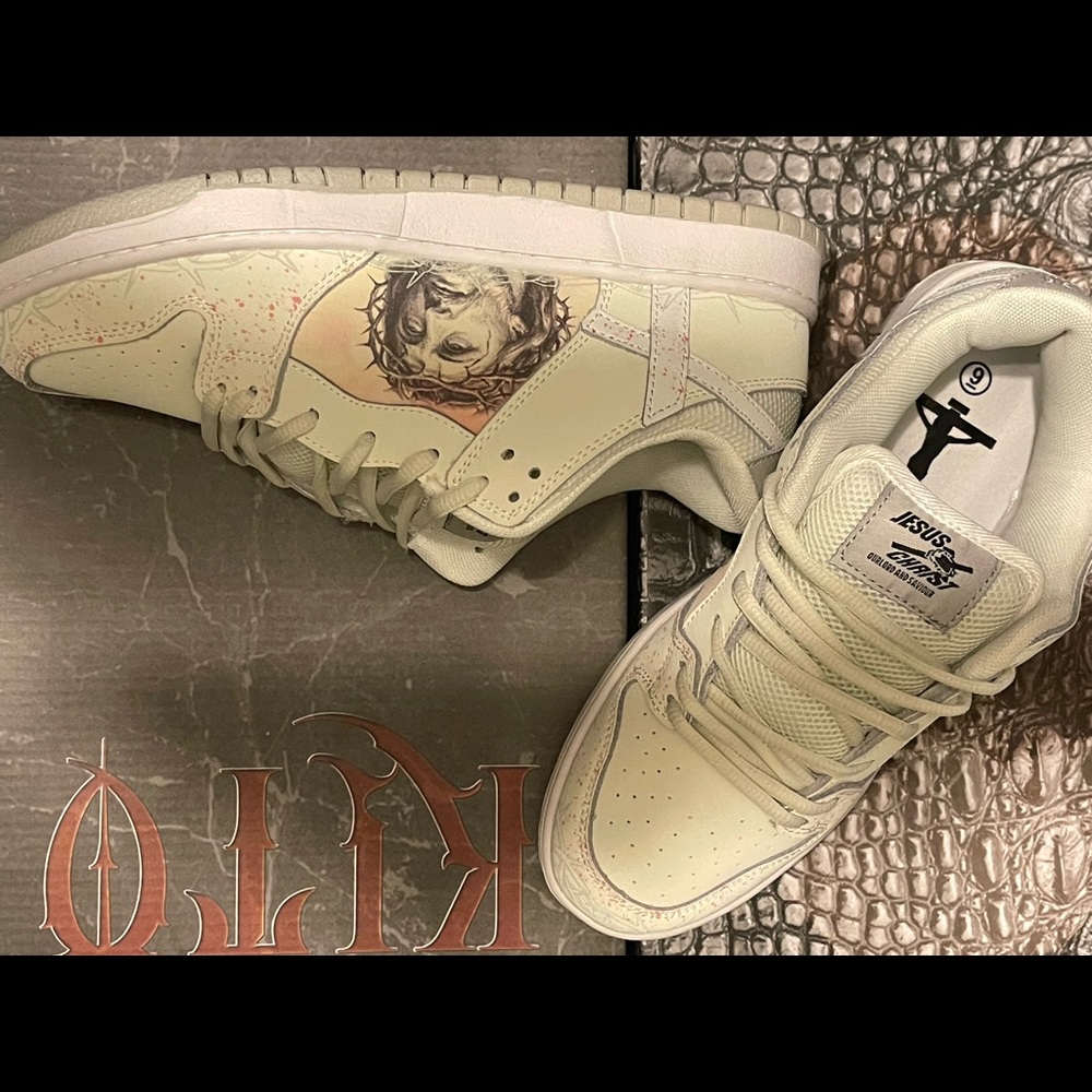 Kito Wares Passion of the Christ Low size 9 Limited Edition